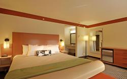 La Quinta Inn & Suites by Wyndham Chicago Tinley Park