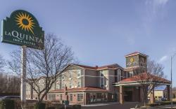 La Quinta Inn & Suites by Wyndham Kansas City Airport