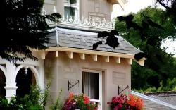 Craigmhor Lodge & Courtyard