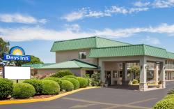 Days Inn by Wyndham Blakely