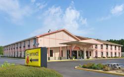 Super 8 By Wyndham Waycross Ga