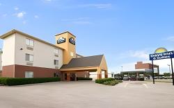Days Inn & Suites by Wyndham Dallas