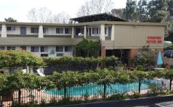 Stanford Motor Inn