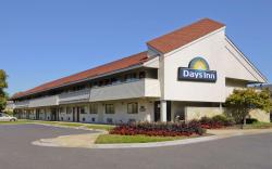 Days Inn by Wyndham Overland Park