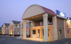 Howard Johnson Hotel & Suites by Wyndham Allentown/Dorney