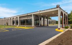 HomeTowne Studios & Conference Center Chicago - N Aurora Naperville 