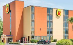 Super 8 By Wyndham Myrtle Beach - Market Common Area