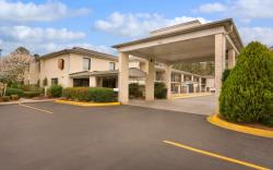 Super 8 By Wyndham Lancaster