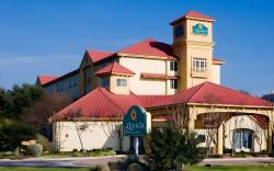 La Quinta Inn & Suites by Wyndham Austin Southwest