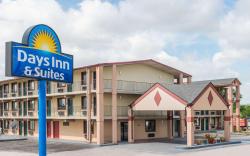 Days Inn & Suites by Wyndham Springfield on I-44