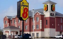 Super 8 By Wyndham Austin/Airport South