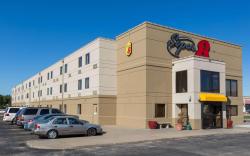 Super 8 By Wyndham Wichita North