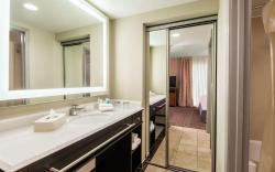 Larkspur Landing Extended Stay Suites St. Louis Riverport- Airport West