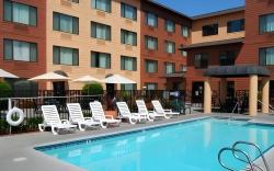 Oxford Suites Chico