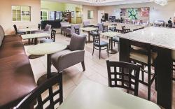 La Quinta Inn & Suites by Wyndham Corpus Christi Northwest