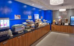 Holiday Inn Express & Suites Vaudreuil-Dorion By IHG