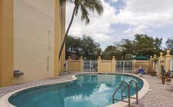 La Quinta Inn & Suites by Wyndham West Palm Beach Airport