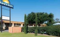 Days Inn by Wyndham San Marcos