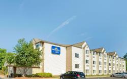 Microtel Inn & Suites by Wyndham Roseville/Detroit Area