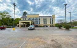 OYO Townhouse Jackson/Ridgeland