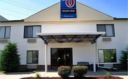 Motel 6 Altoona, IA - Des Moines East