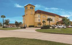La Quinta Inn & Suites by Wyndham Deer Park