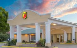 Super 8 By Wyndham Brinkley