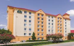 La Quinta Inn & Suites by Wyndham Dallas North Central