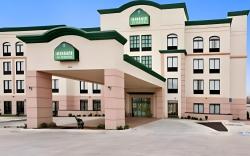 La Quinta Inn & Suites by Wyndham Tulsa Midtown