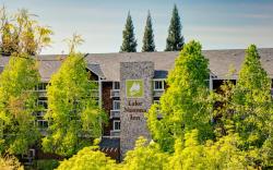 Lake Natoma Inn