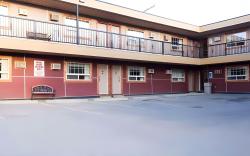 Travelodge by Wyndham Dawson Creek