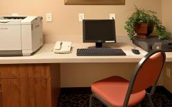 La Quinta Inn & Suites by Wyndham Springfield Airport Plaza