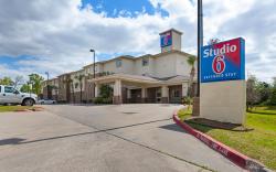 Studio 6 Suites Hinesville, GA