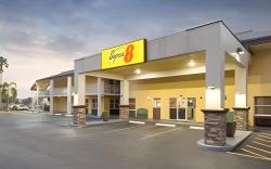 Super 8 by Wyndham Ellenton Bradenton Area