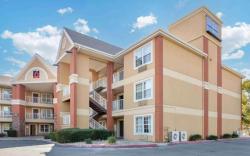 Studio 6 Suites Fresno North  CA