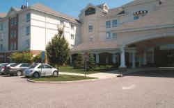 La Quinta Inn & Suites by Wyndham Islip - MacArthur Airport