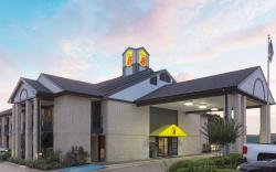 Super 8 By Wyndham Ruston