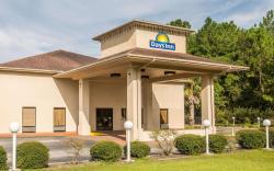 Days Inn By Wyndham Lake City I-10