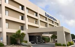 Baymont by Wyndham Arlington At Six Flags Dr