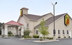 Super 8 by Wyndham Cloverdale IN