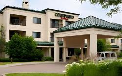 Courtyard Burlington Williston