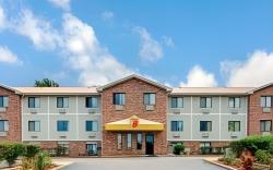 Super 8 By Wyndham Lenexa Overland Park Area