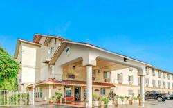 Super 8 By Wyndham San Antonio/Fiesta