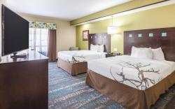 La Quinta Inn & Suites by Wyndham Dallas Grand Prairie South
