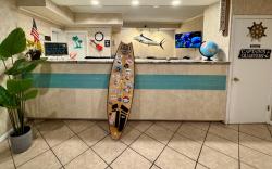 Hole Inn the Wall Hotel - Fort Walton Beach - Sunset Plaza - near Beaches & Hurlburt