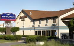 Howard Johnson by Wyndham Wichita Airport