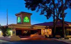 Travelodge by Wyndham Phoenix North