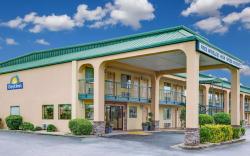 Days Inn by Wyndham Macon I-475