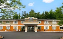 Days Inn & Suites by Wyndham Stevens Point