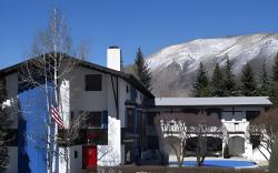 St Moritz Lodge and Condominiums